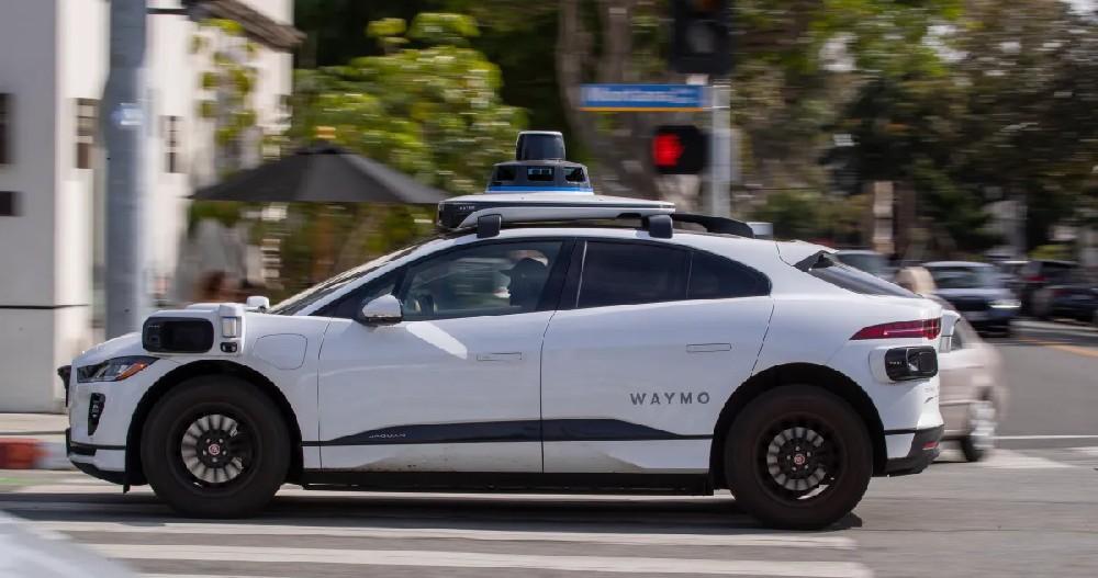 联邦政府在 Waymo 自动驾驶出租车调查中又增加了 9 起事件