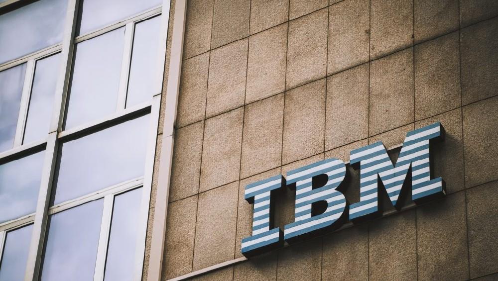 IBM 发布开源 AI 模型并与沙特阿拉伯合作